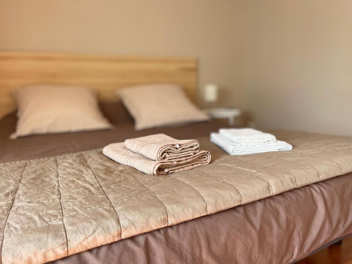 Au Perchoir Apartman Caunes-Minervois Kültér fotó